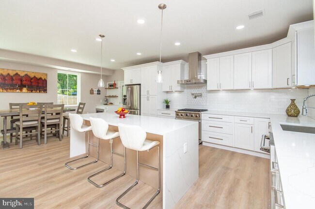Building Photo - 8830 Badger Dr