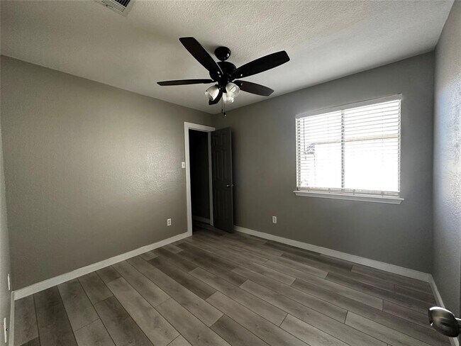 Building Photo - 17733 Loch Linnhe Loop