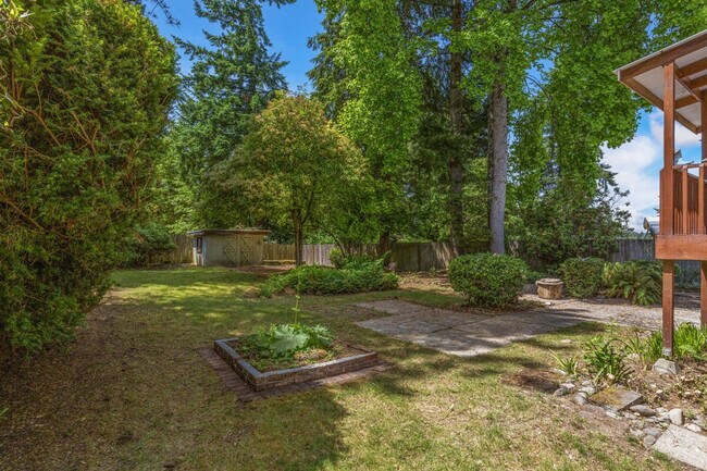 Building Photo - 12527 SE 52nd St