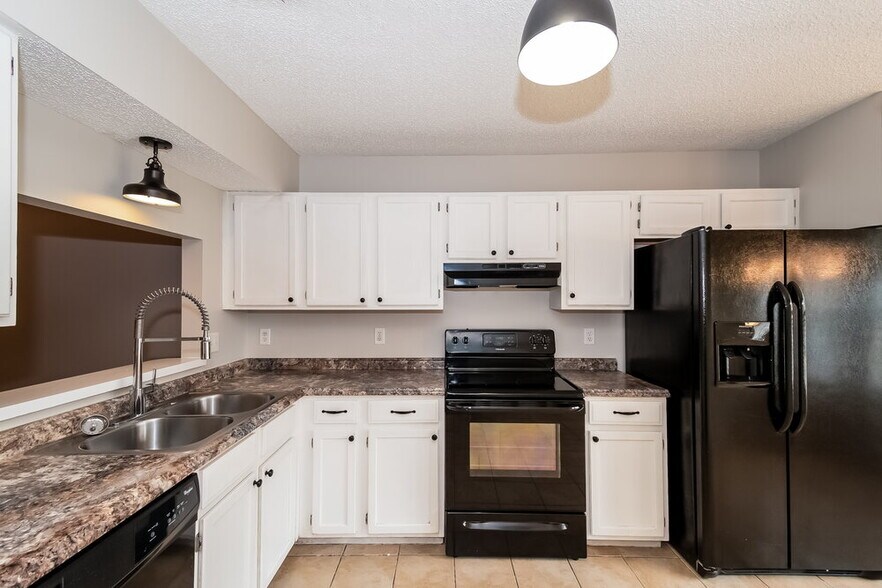 Building Photo - 1826 Ashmore Green Dr