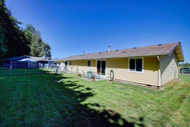 Building Photo - Wilson Duplex