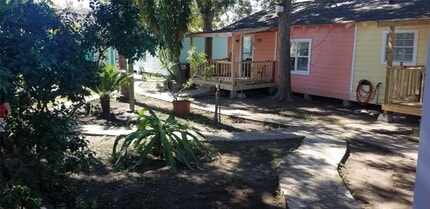 Building Photo - 4418 Avenue P 1/2