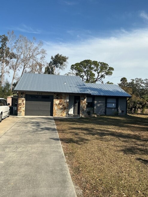 Building Photo - 731 Locklear Ave