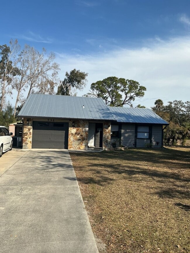 Building Photo - 731 Locklear Ave