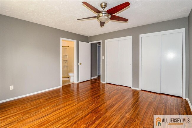 Building Photo - 149 Zwolak Ct
