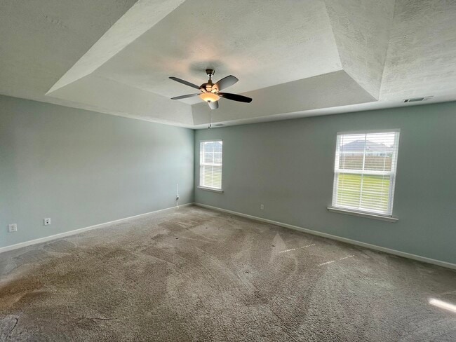 Building Photo - 634 Jensen Ln