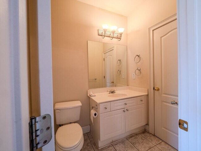 Building Photo - 12872 Waterside Dr