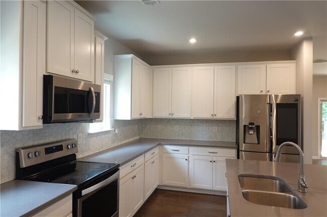 Building Photo - 2719 Morgan Spring Trail