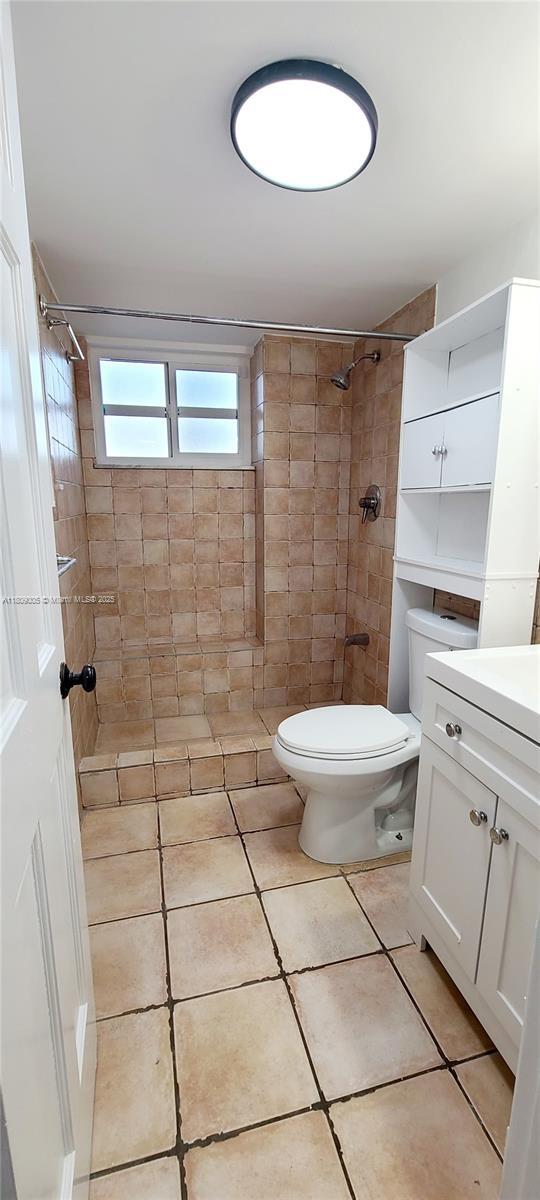 Building Photo - 9410 Live Oak Pl