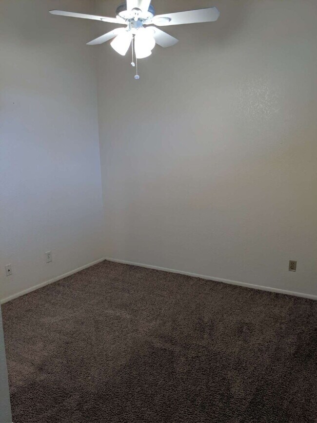 Building Photo - 3 Bedroom 2 Bathroom in Tempe! $1899 a month!