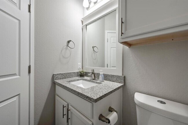 Building Photo - 249 Noddy Rd