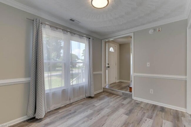 Building Photo - 3800 Sunset Point