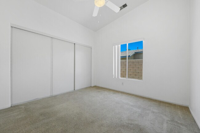 Building Photo - 47820 Calle Zafiro