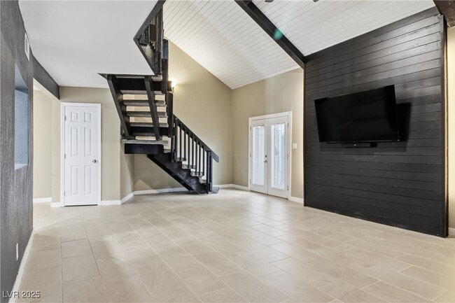 Primary Photo - 4039 Village Square