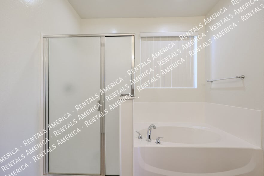 Building Photo - 15734 W McKinley St