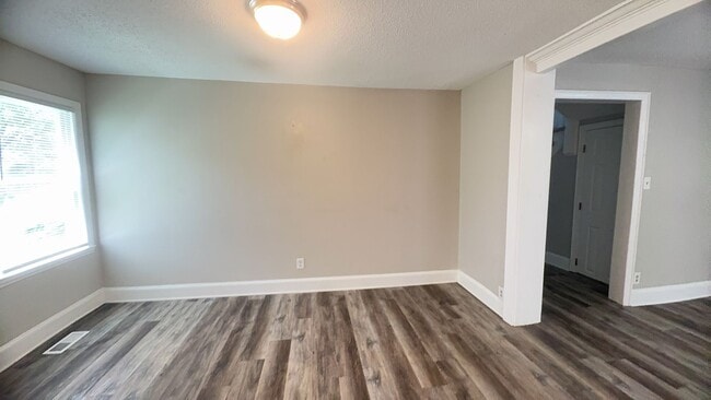 Building Photo - 3BR 2BA Home in Fisher Park
