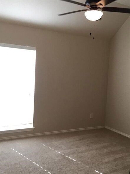 Building Photo - 12918 Leafy Shores Dr