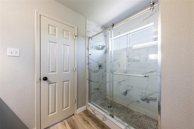 Building Photo - 1112 Doras Dr