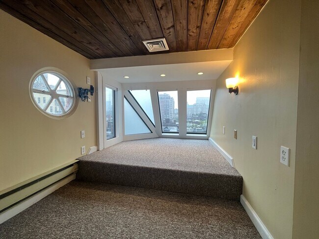 Building Photo - 111 Beacon St