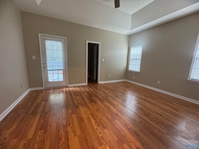 Building Photo - 109 Simmons Dr