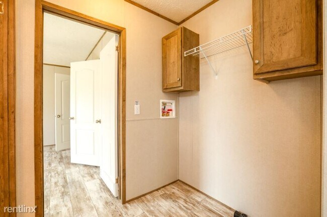 Building Photo - 3 br, 2 bath Mobile Home - 136 Sycamore Loop
