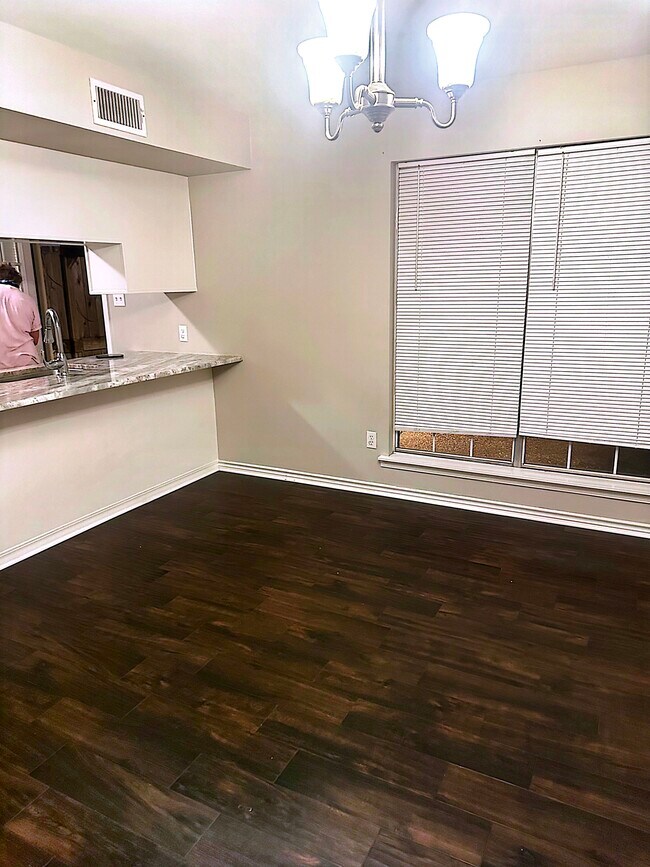 Building Photo - 9610 Balsa Dr