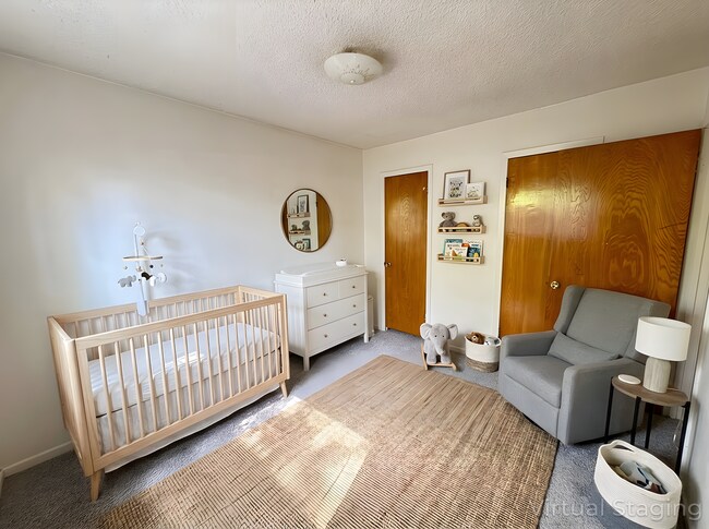 Building Photo - 425 W Avenue C