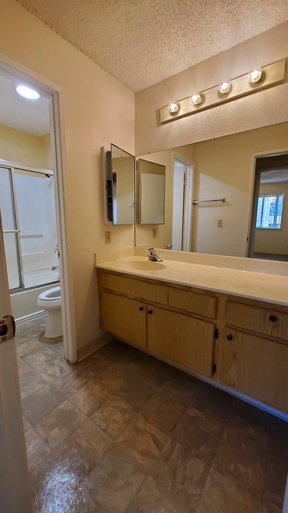 Building Photo - 3520 Lebon Dr