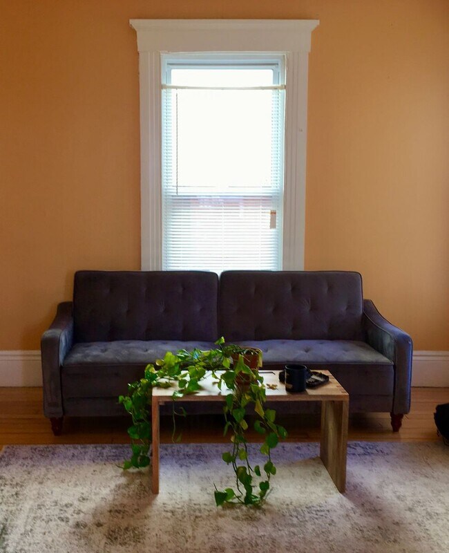 Building Photo - 468 Merrimack St