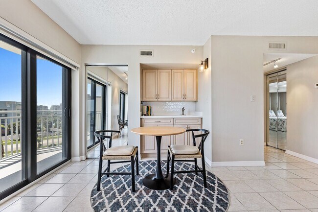 Building Photo - Fully Furnished Beautiful 2 Bedroom Seascape Towers Oceanfront Condo