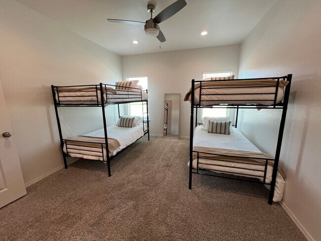 Building Photo - 2Bed/ 2Bath Available MAY- in Lubbock cooper ISD!