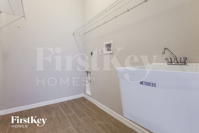 Building Photo - 4390 La France Ave