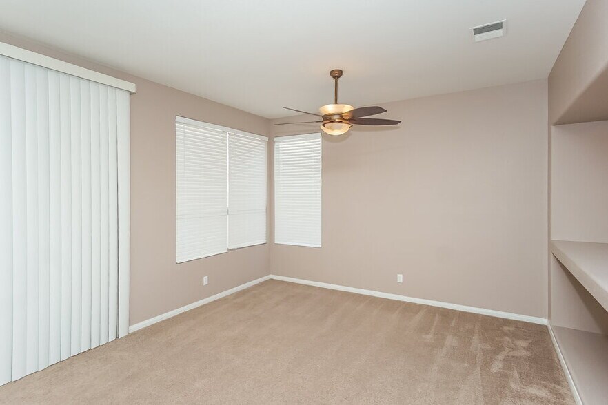 Building Photo - 271 Bluefield Ln