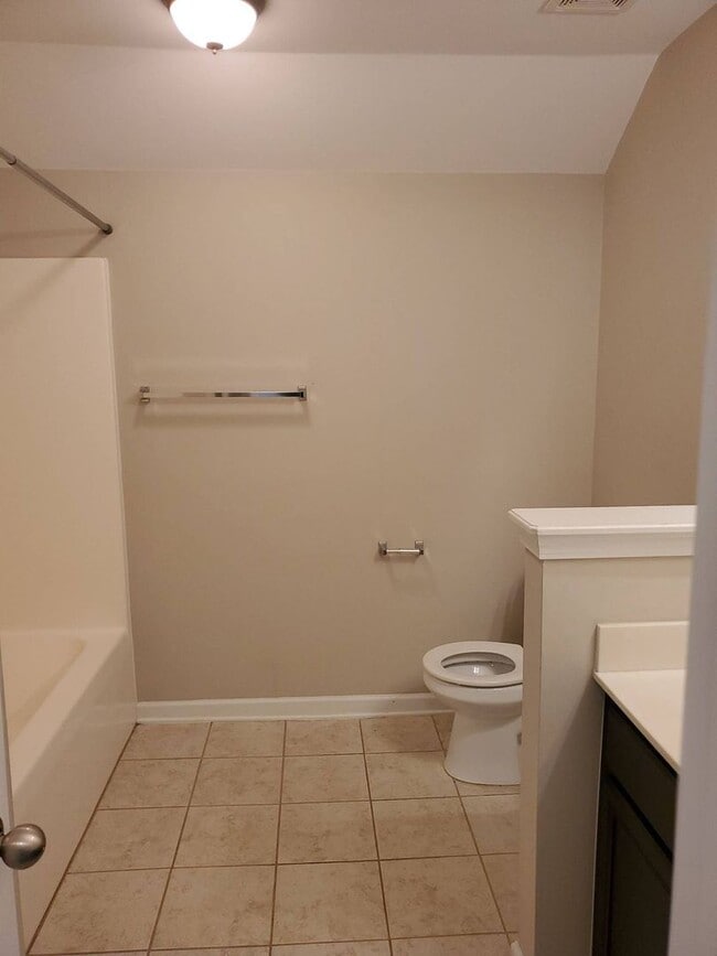 Building Photo - Gorgeous 4 Bedroom Home in Brookshire!