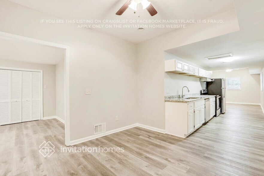Building Photo - 1734 Lamancha Dr NW