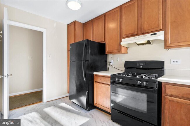 Building Photo - 10631 Weymouth St