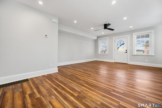 Building Photo - 60 Walter Ave