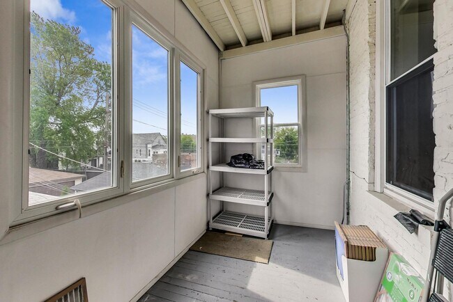 Building Photo - 2733 N Mozart St