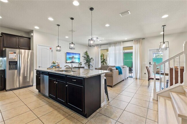 Building Photo - 1905 Majorca Dr