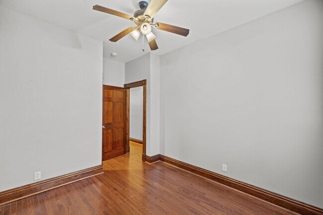 Building Photo - Charming 2 Bedroom Apartment in Benton Par...