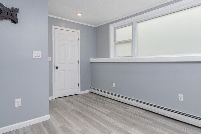 Building Photo - 240 Leda Ave