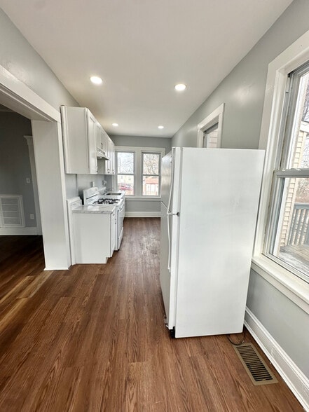 Building Photo - 86 S Fulton St