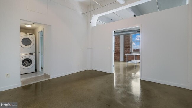 Building Photo - 444 N 4th St