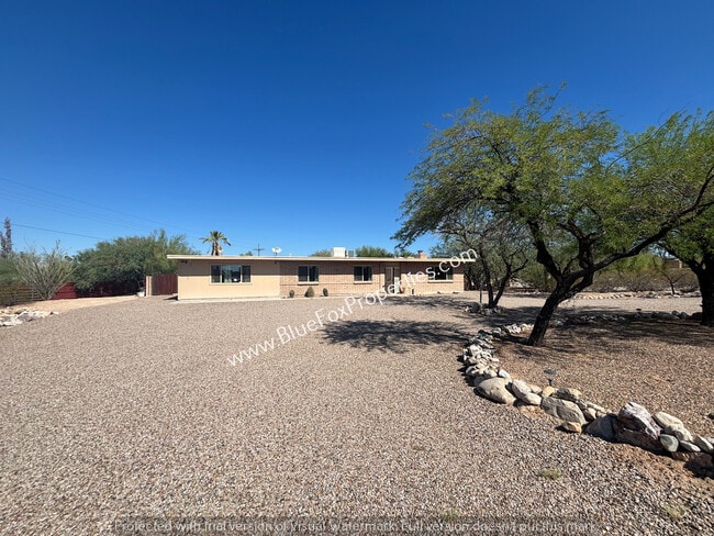 Primary Photo - 2490 W Dante Way