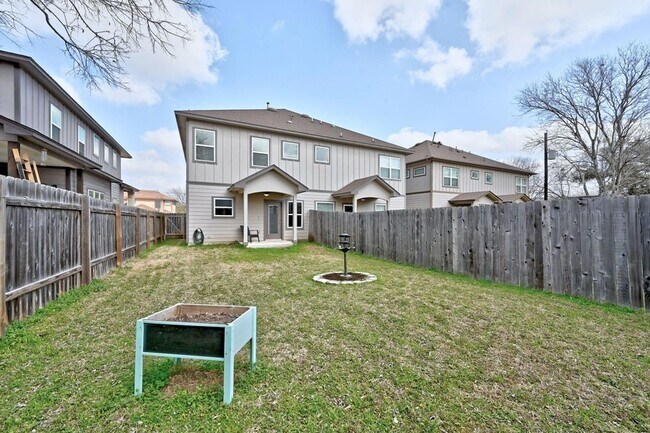 Building Photo - 3303 Elija St
