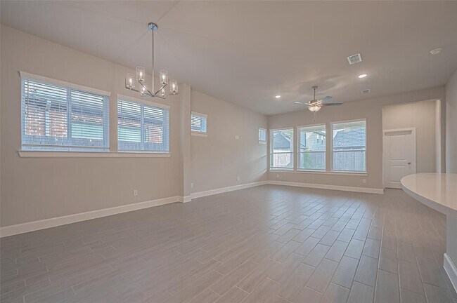Building Photo - 231 Amaranth Wy