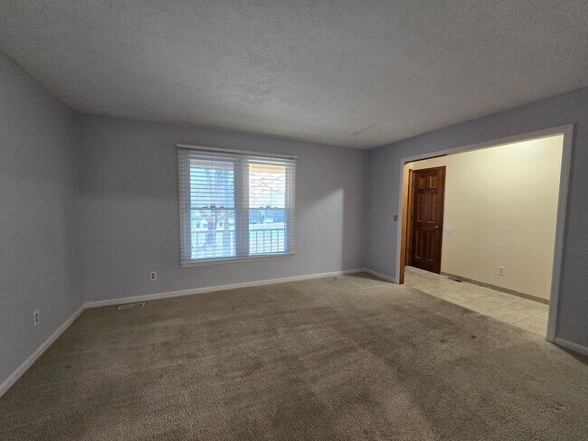 Building Photo - 504 Georgetown~ Lake Shore