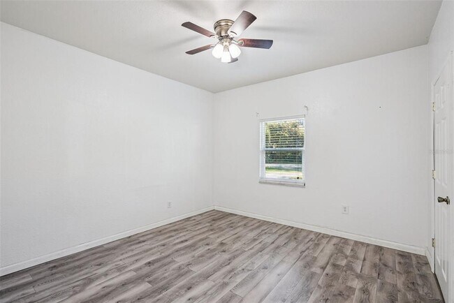 Building Photo - 311 W Lewis Ave