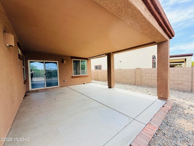 Building Photo - 9859 N Crook Ln