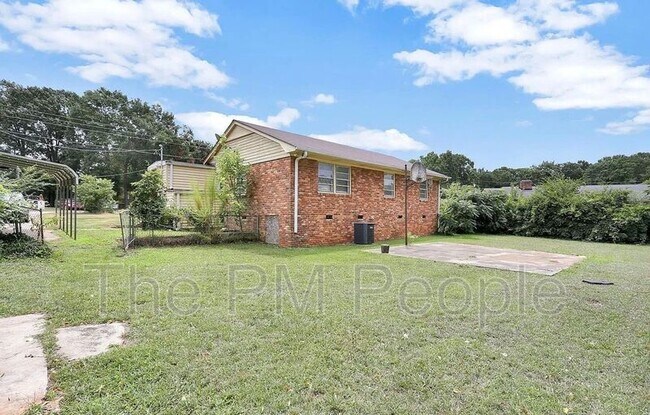 Building Photo - 34 Fleetwood Dr